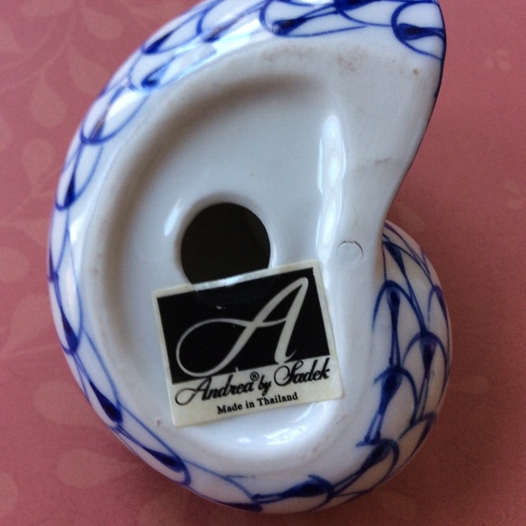 Andrea by Sadet: Blue & White Porcelain Nautilus. - Picture 3 of 9